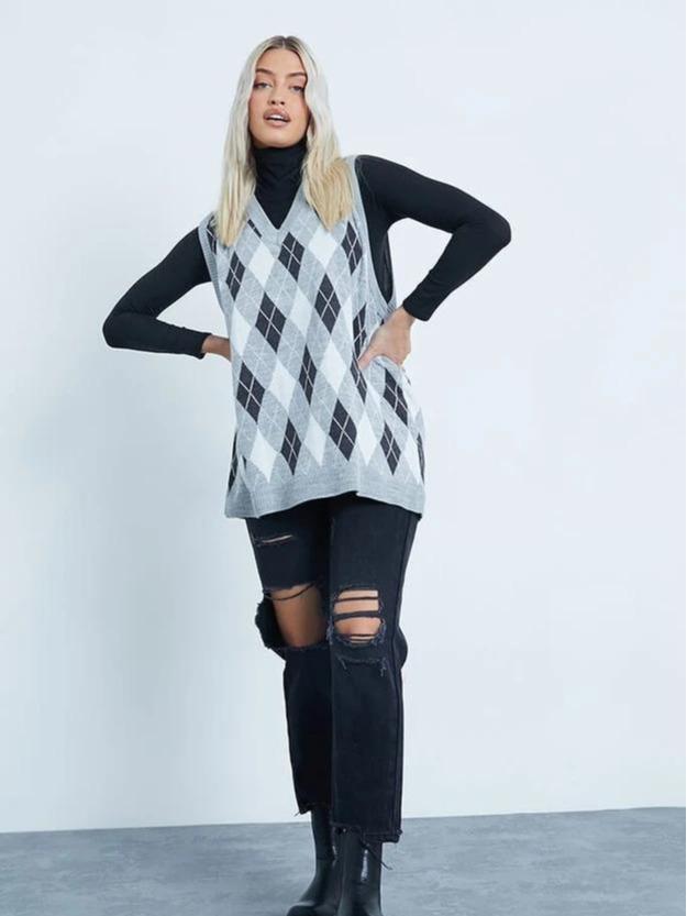 Womens Knitted Argyle pattern sleeveless vest