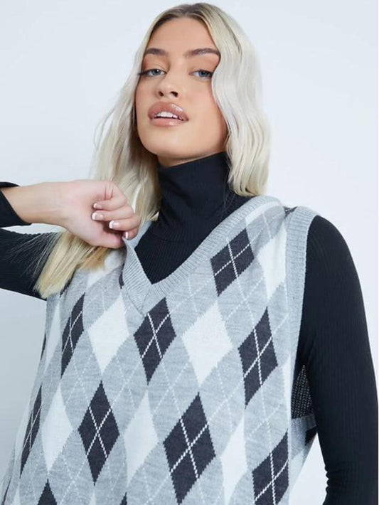 Womens Knitted Argyle pattern sleeveless vest