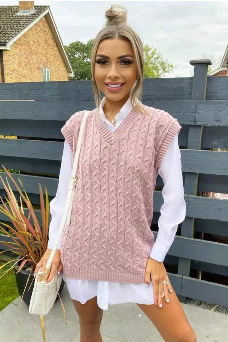 Womens Cable Knit SleevelessVest